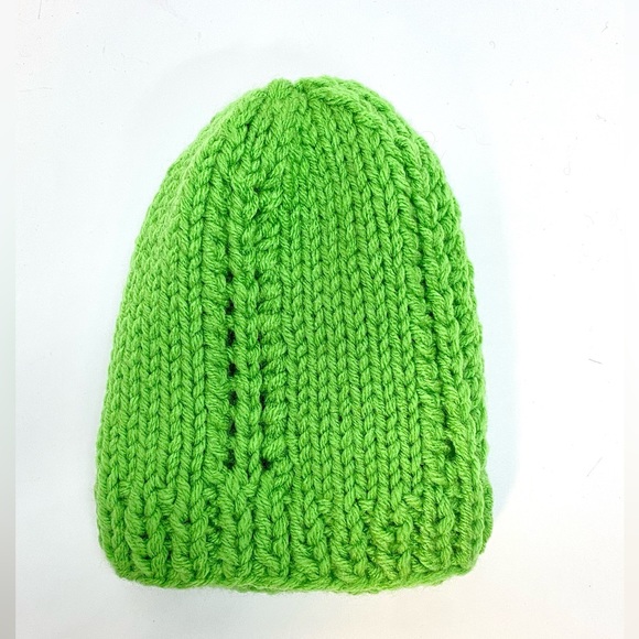 NWT Hand Knit Chunky Bright Green Beanie Hat w/ Lace Detail One Size Fits Most - Picture 2 of 8